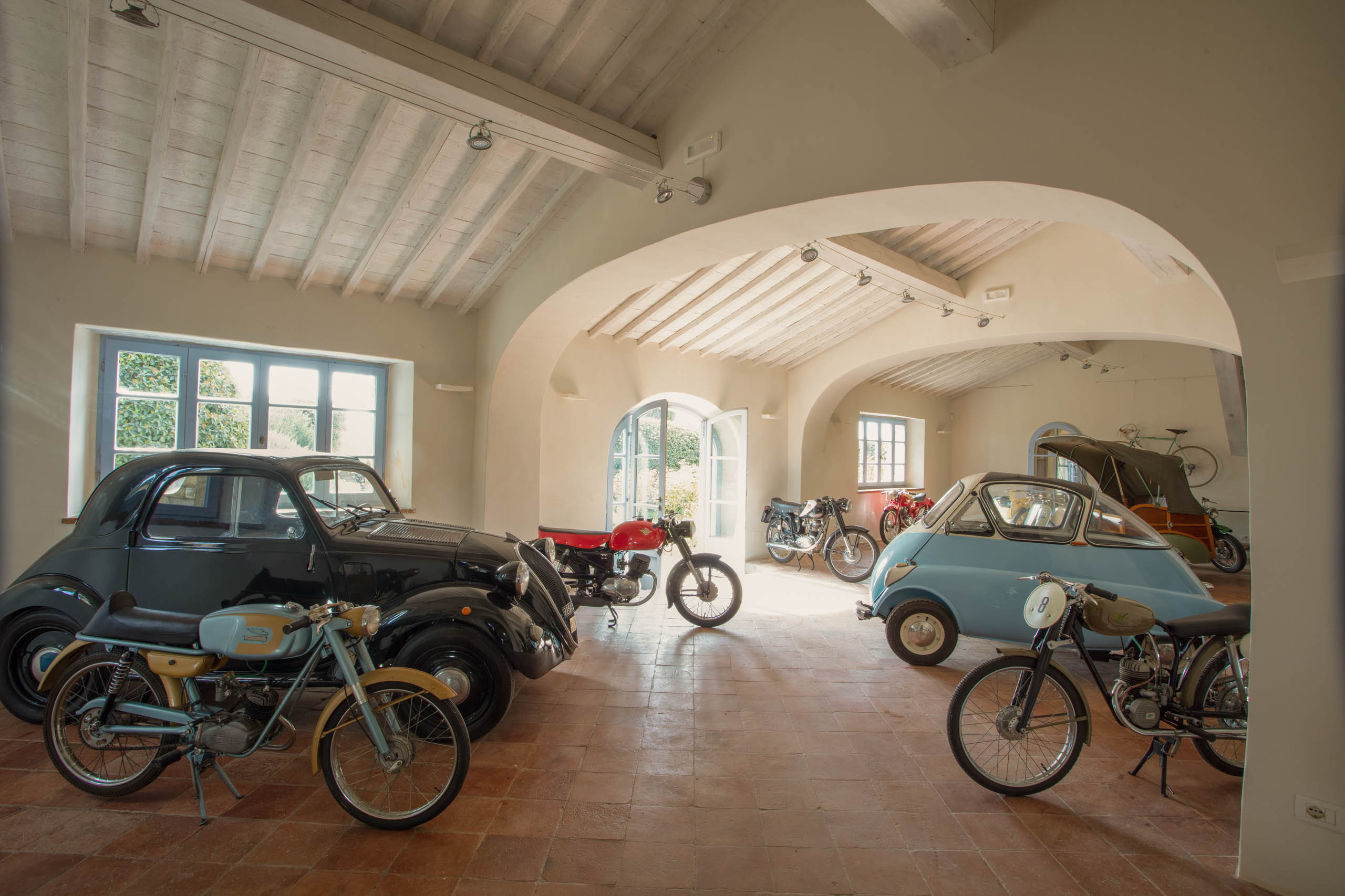 Borgo Pignano Luxury Hotel Tuscany 230327Motormuseumshot1 008 Traeger 2023