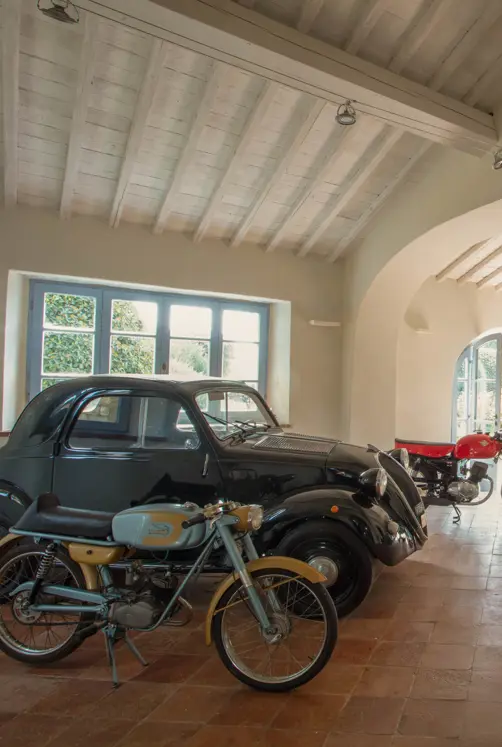 Borgo Pignano Luxury Hotel Tuscany 230327Motormuseumshot1 008 Traeger 2023