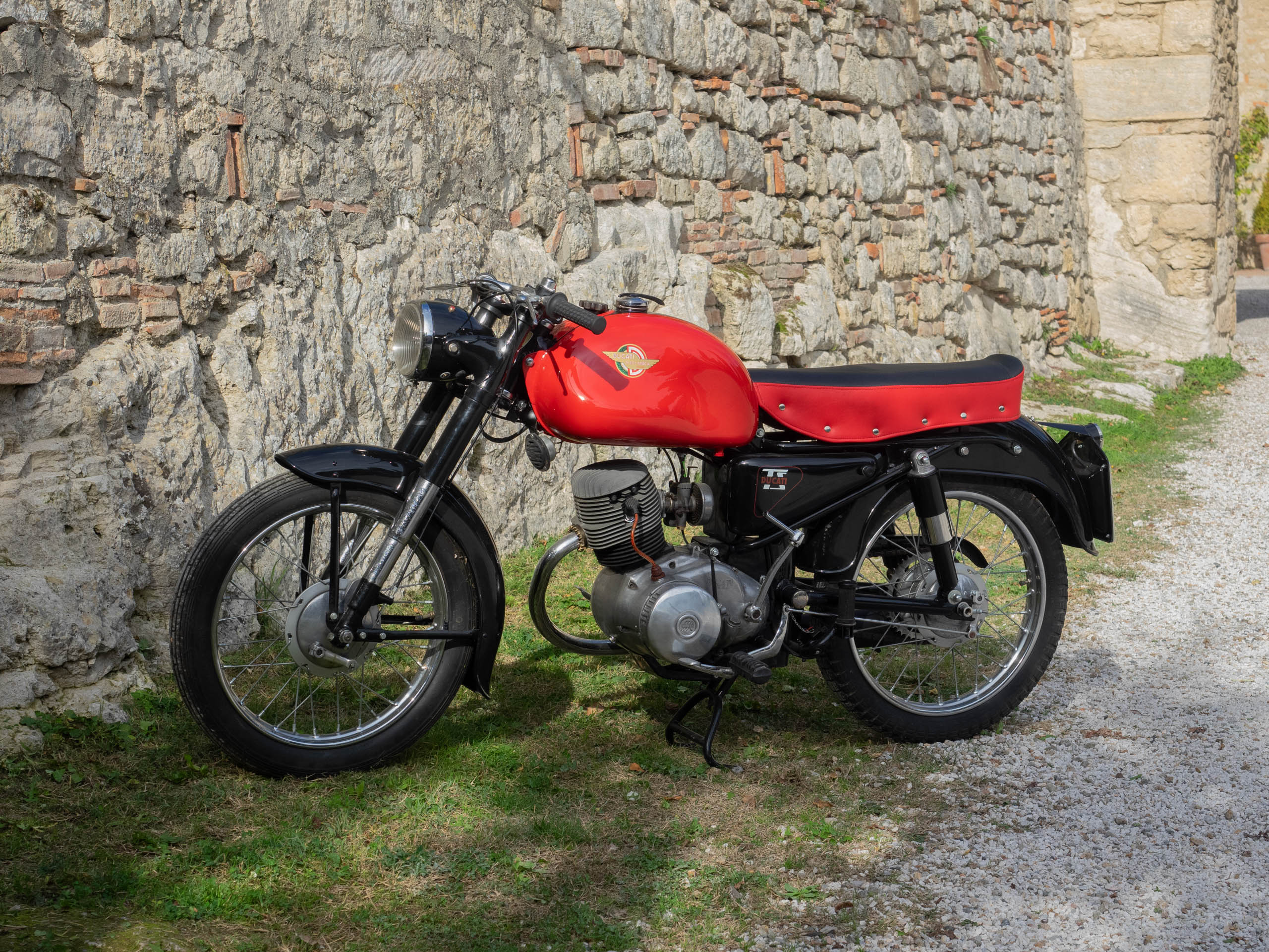 Borgo Pignano Luxury Hotel Tuscany 121 Bikes And Cars Traeger 2022