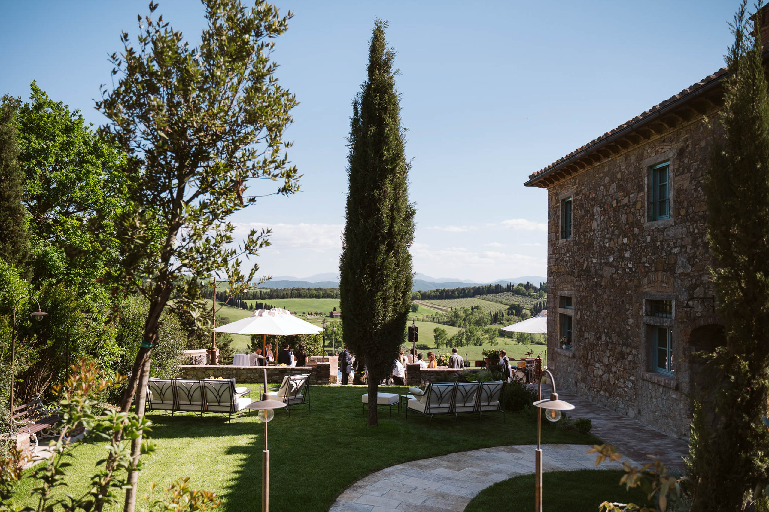 Borgo Pignano Luxury Hotel Tuscany Nuptial Aperitiv