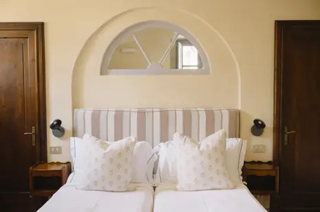 Borgo Pignano Luxury Hotel Tuscany L1005007
